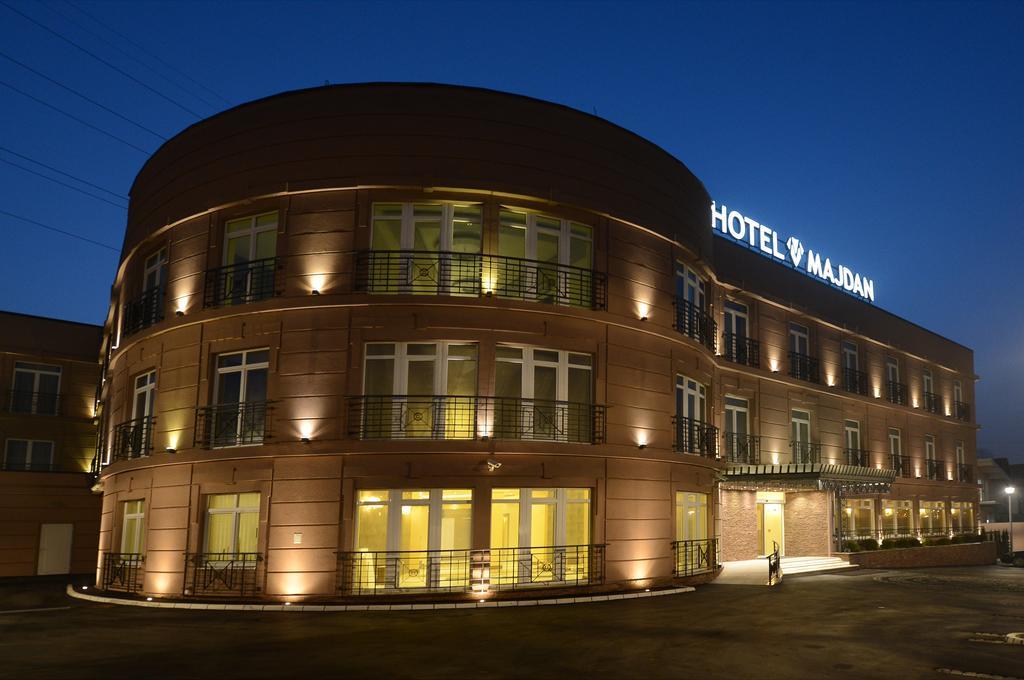 Hotel Majdan Belgrado Buitenkant foto