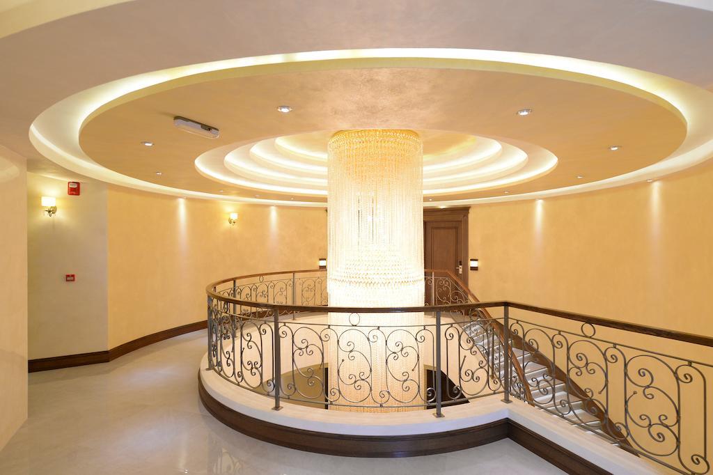Hotel Majdan Belgrado Buitenkant foto