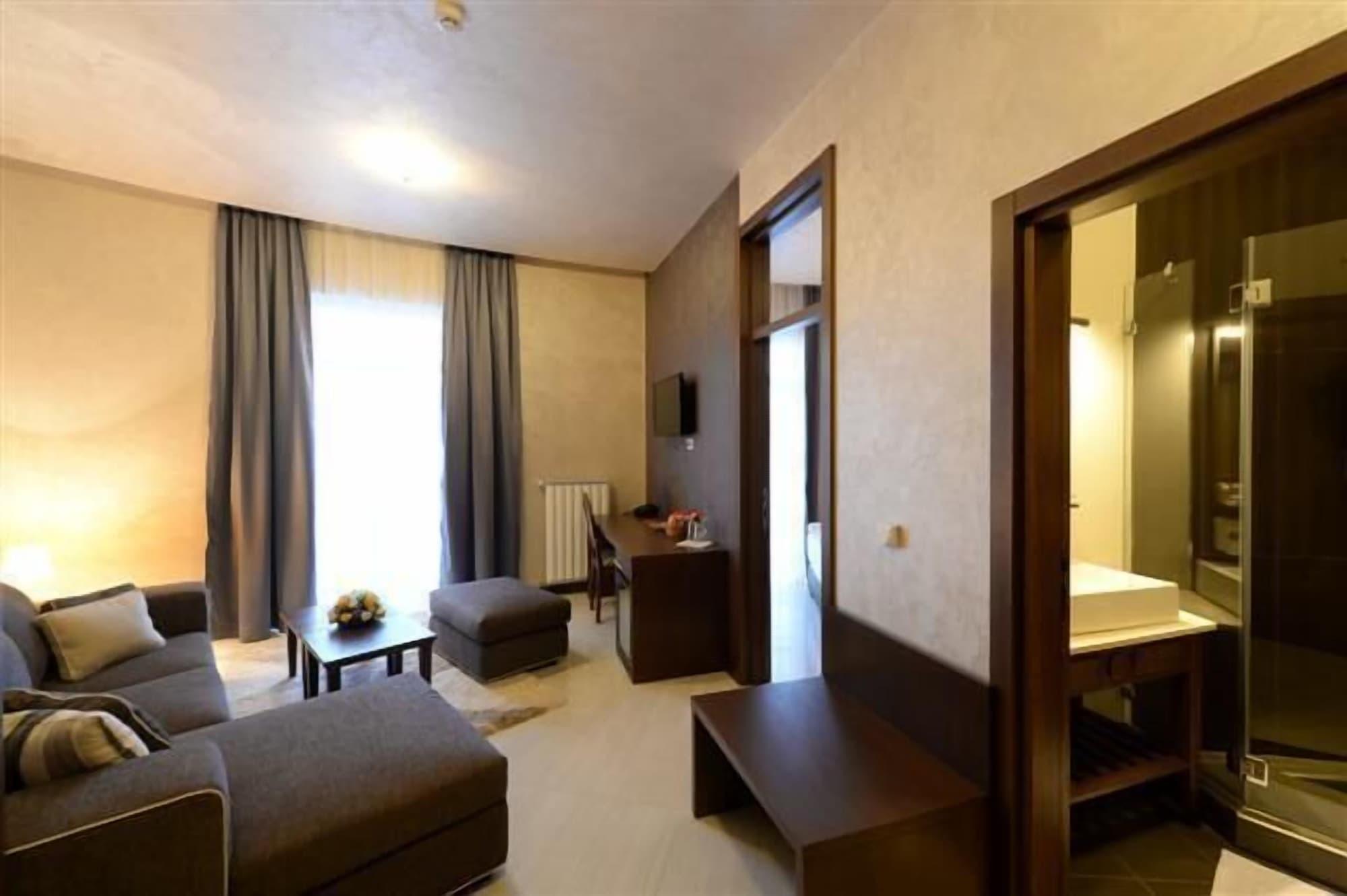 Hotel Majdan Belgrado Buitenkant foto