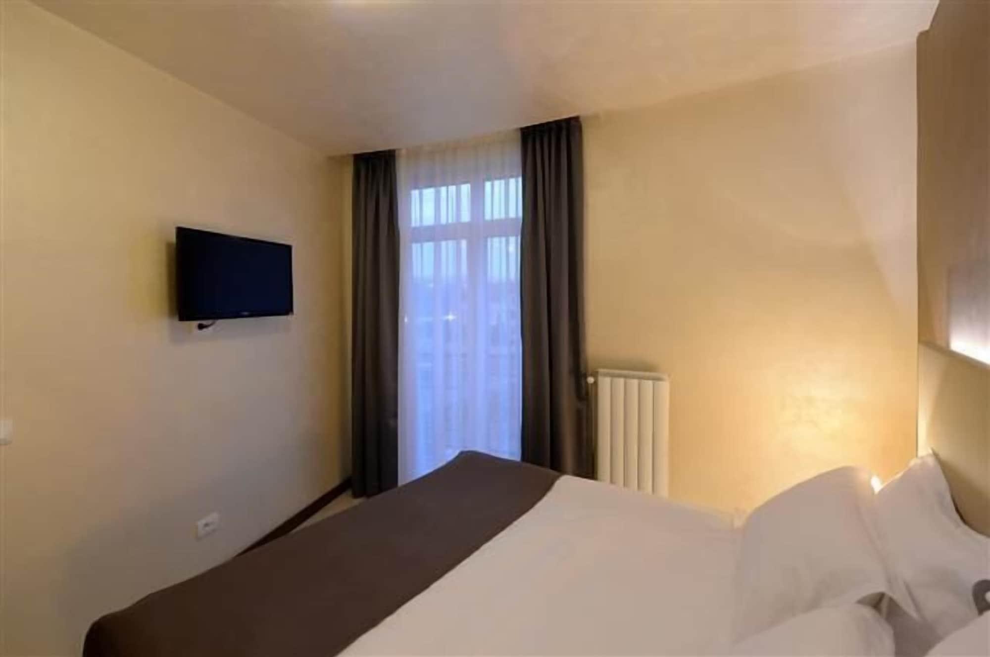 Hotel Majdan Belgrado Buitenkant foto