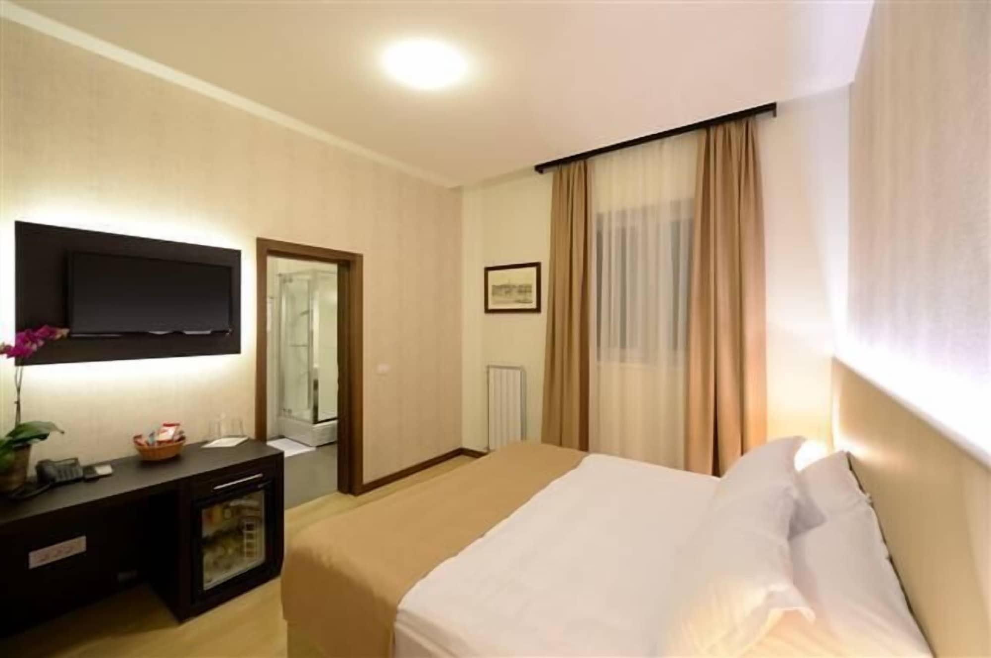 Hotel Majdan Belgrado Buitenkant foto