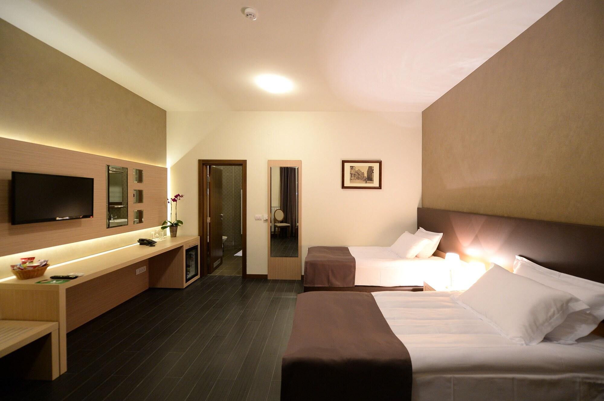 Hotel Majdan Belgrado Buitenkant foto
