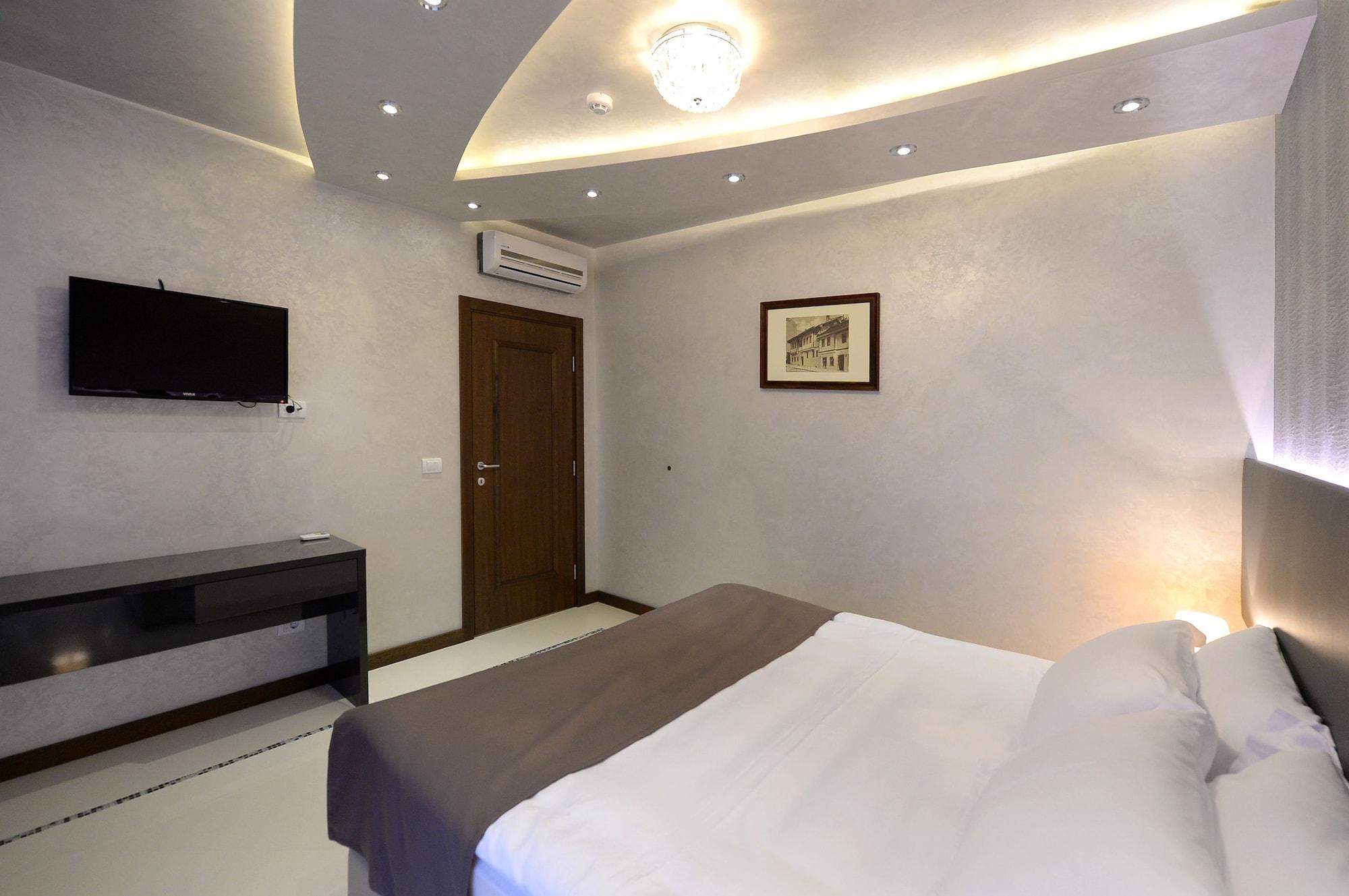 Hotel Majdan Belgrado Buitenkant foto