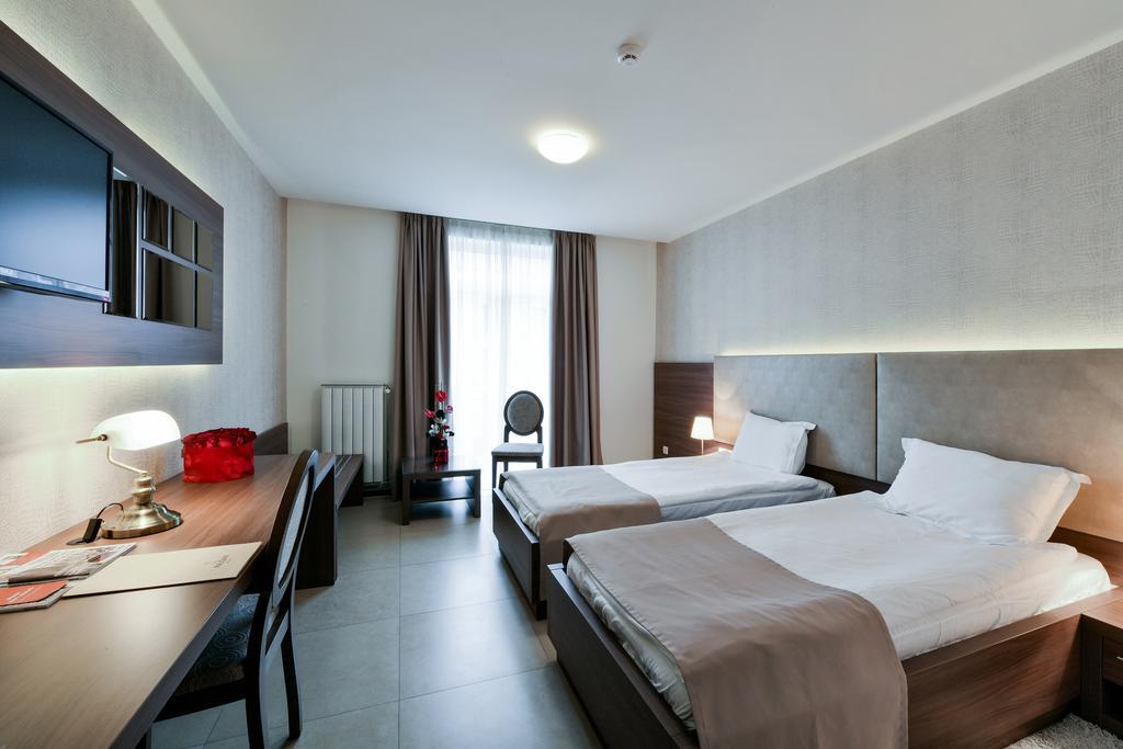 Hotel Majdan Belgrado Buitenkant foto